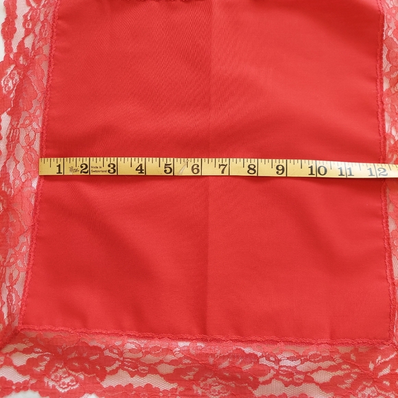 Cloth Table Dinner Napkins Set of 6 Red Lace Trimmed - Picture 5 of 8